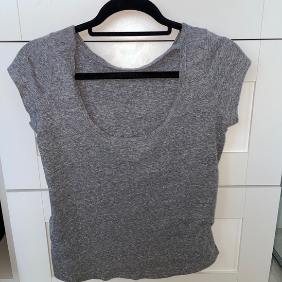 Guess Women’s Graphic Tee - Picture 5 of 5